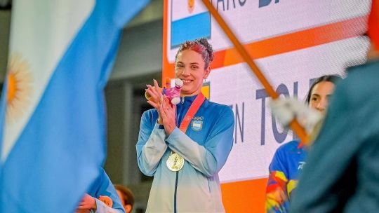 Deportistas cordobeses celebrando con medallas en los Juegos Suramericanos Santa Fe 2026