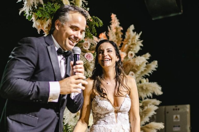 Luciana Aymar y Fernando González sonriendo en un evento