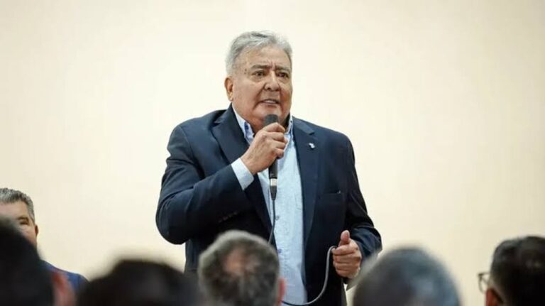 Julio Rubén Ledesma, titular del SEOCA Zona Oeste, durante un encuentro gremial en González Catán
