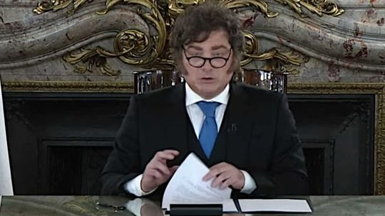 Javier Milei durante un anuncio oficial