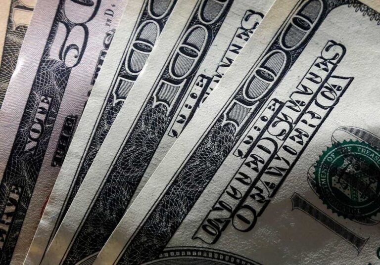 Cotizaciones del dólar oficial, blue, MEP y contado con liquidación en Argentina