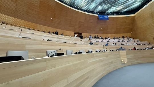 Sesión en la Legislatura de Córdoba con bancas vacías del bloque oficialista