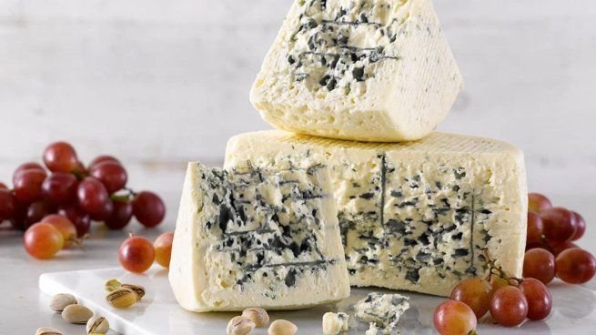 Plato con queso azul