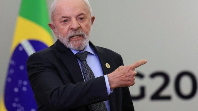 Luiz Inácio Lula da Silva y Flávio Bolsonaro en el contexto de las elecciones de Brasil