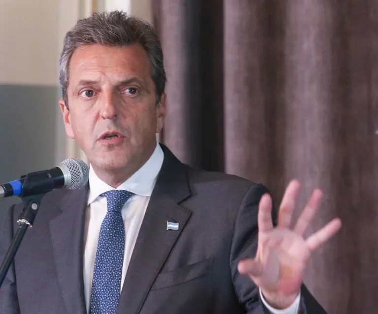 Dirigentes del peronismo federal durante un encuentro partidario